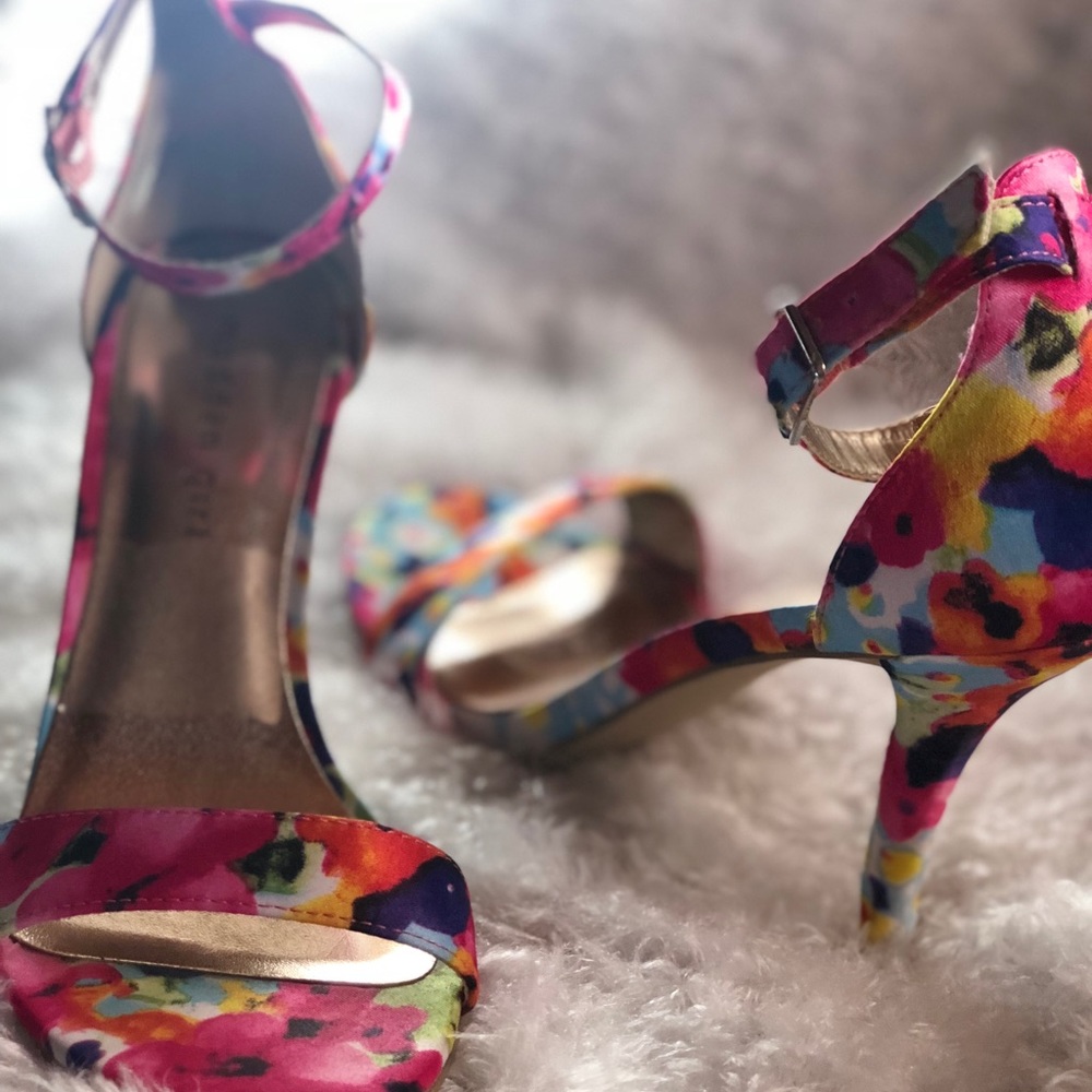 Floral high heels💛🌸